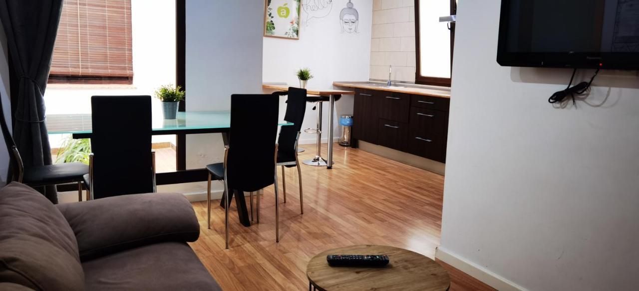 Almaalquiler Claveria 11 Appartement